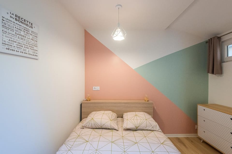 Bed, Photo of the whole room, Bedroom