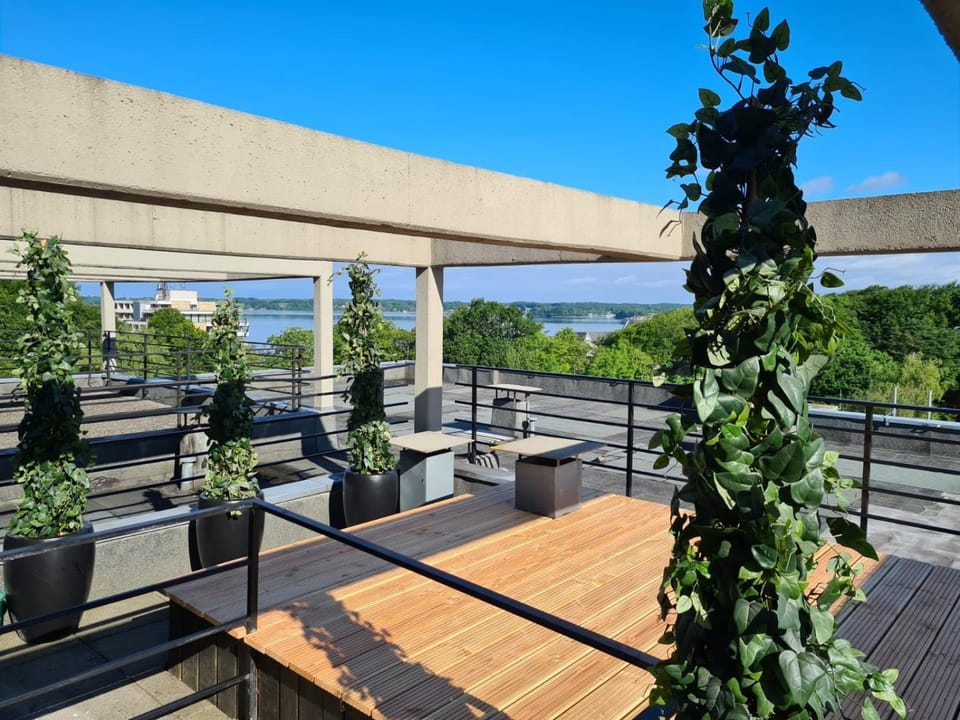 Balcony/Terrace, Sea view, Street view