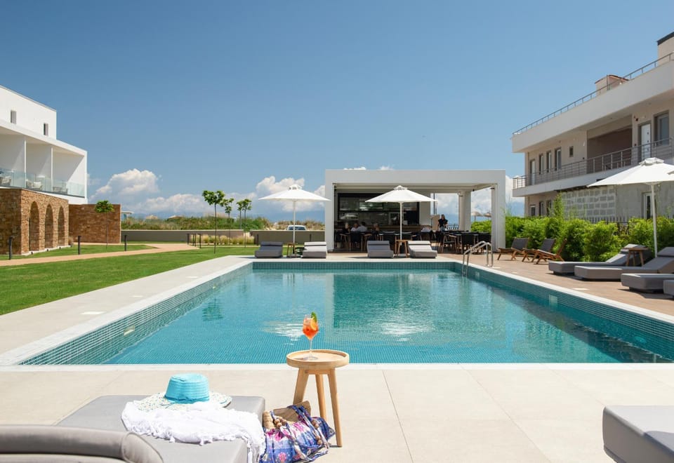 Property building, Swimming pool