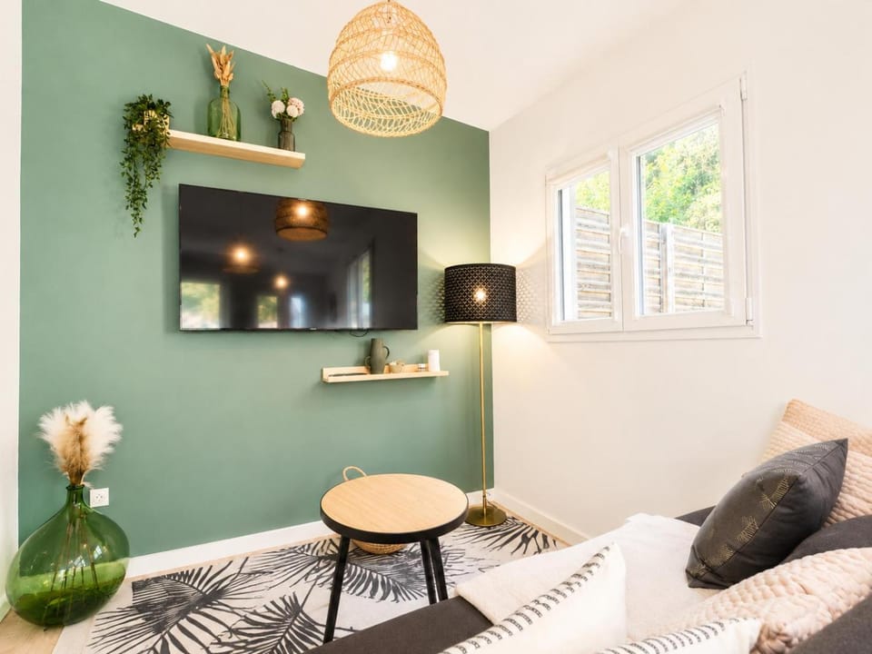 Cosy & Chill Appartements - 10 min de la mer - Jardin, Netflix, terrasse, fibre & parking Apartment in Cagnes-sur-Mer
