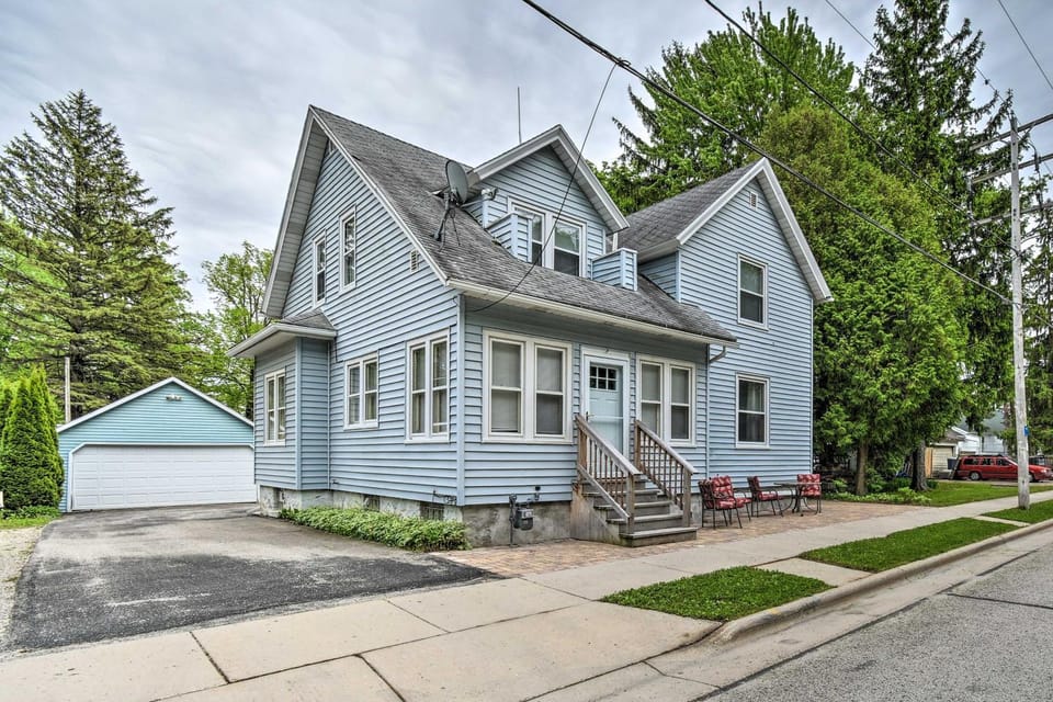 Walkable Lake Elkhart Apt: Dine, Shop, Swim! House in Elkhart Lake