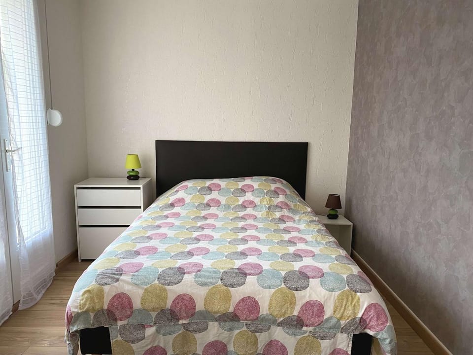 Studio rénové avec balcon, proche commerces, wifi et cellier privatif - Balaruc-les-Bains. - FR-1-553-13 Apartment in Balaruc-les-Bains