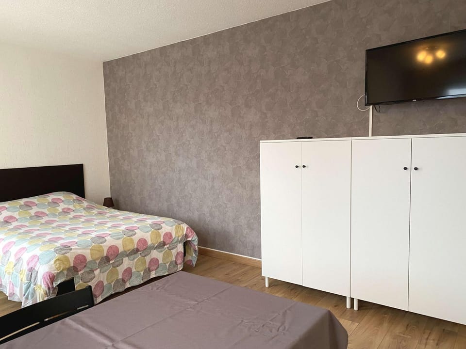 Studio rénové avec balcon, proche commerces, wifi et cellier privatif - Balaruc-les-Bains. - FR-1-553-13 Apartment in Balaruc-les-Bains