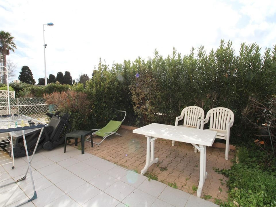 T2 avec jardinet, cuisine équipée, parking privatif - FR-1-553-57 Apartment in Balaruc-les-Bains