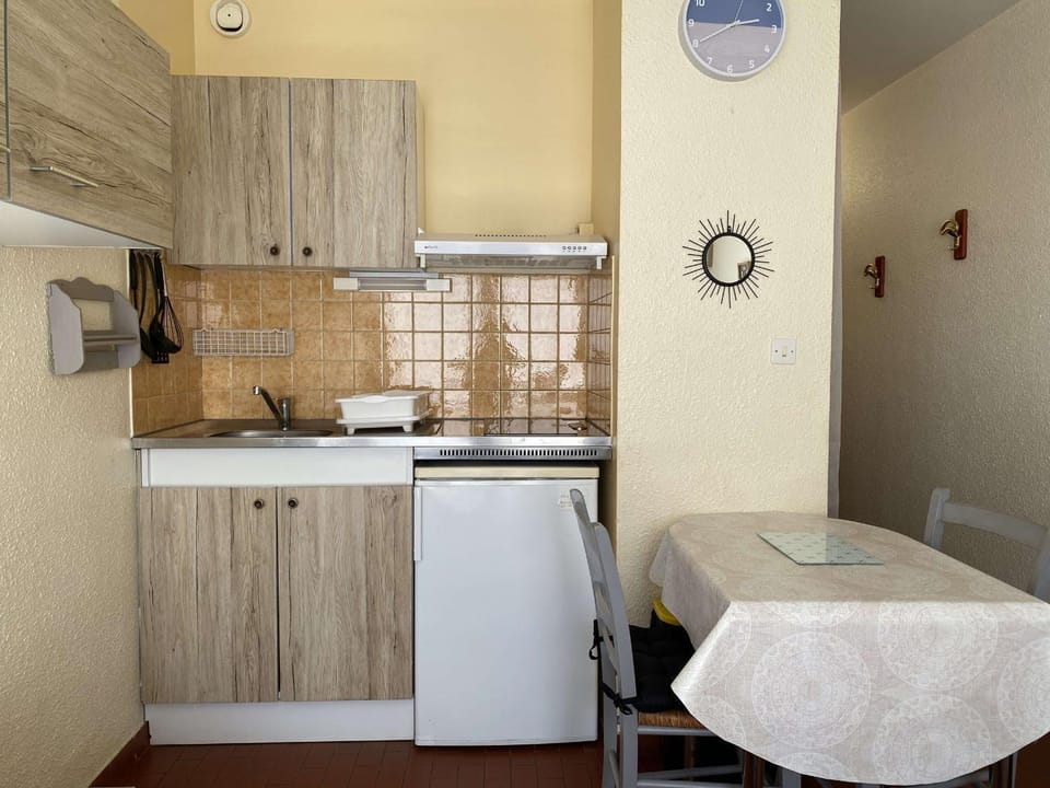 Studio Équipé 2* - Proche Thermes et Commodités, Exposition Sud - FR-1-553-80 Apartment in Balaruc-les-Bains