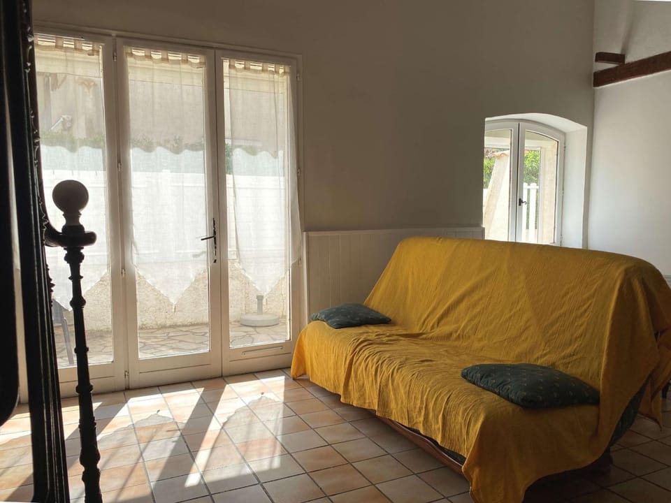 Appartement T3 au calme avec extérieur privatif, proche étang, tout équipé, 3 chambres. - FR-1-553-86 Apartment in Balaruc-les-Bains