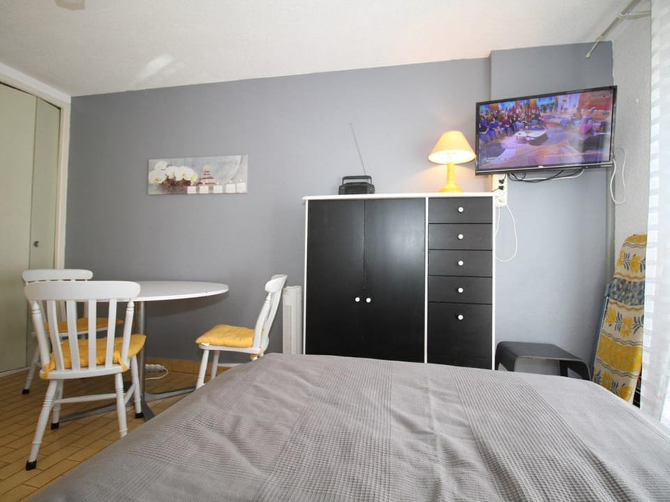 Studio 2* avec Balcon, Parking et Proche Thermes - Balaruc-les-Bains - FR-1-553-100 Apartment in Balaruc-les-Bains