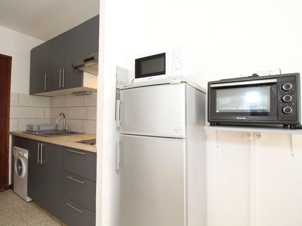 Charmant Studio avec Loggia - Exposition Sud/Est, Parc Charles de Gaulle, 2*, Equipé, Balaruc-les-Bains - FR-1-553-121 Apartment in Balaruc-les-Bains