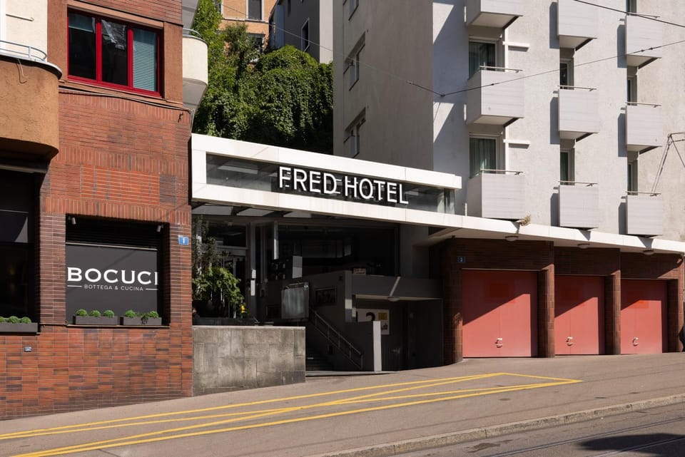Property building, Facade/entrance