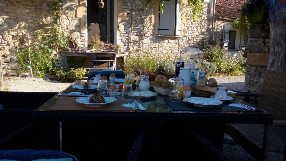 Lodge tent Campground/ 
RV Resort in Occitanie
