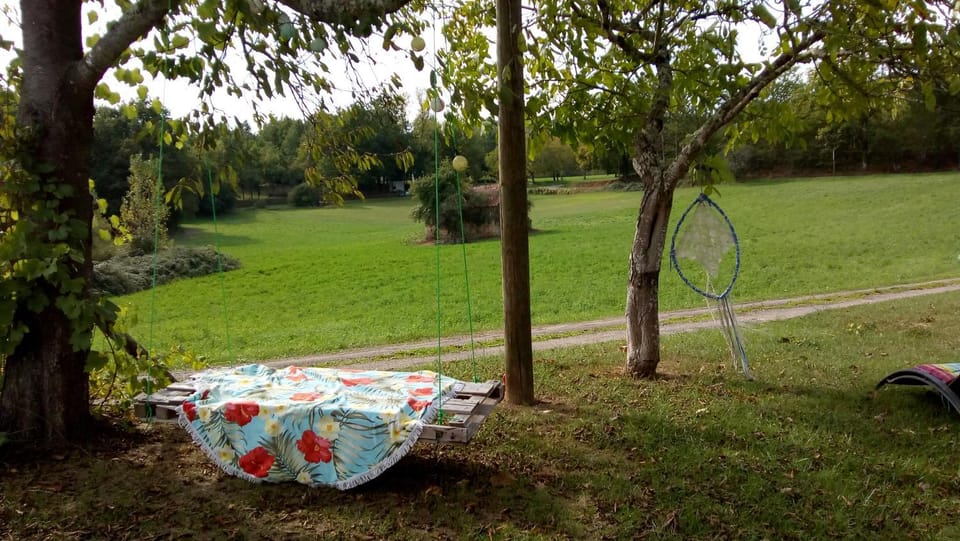 Lodge tent Campground/ 
RV Resort in Occitanie