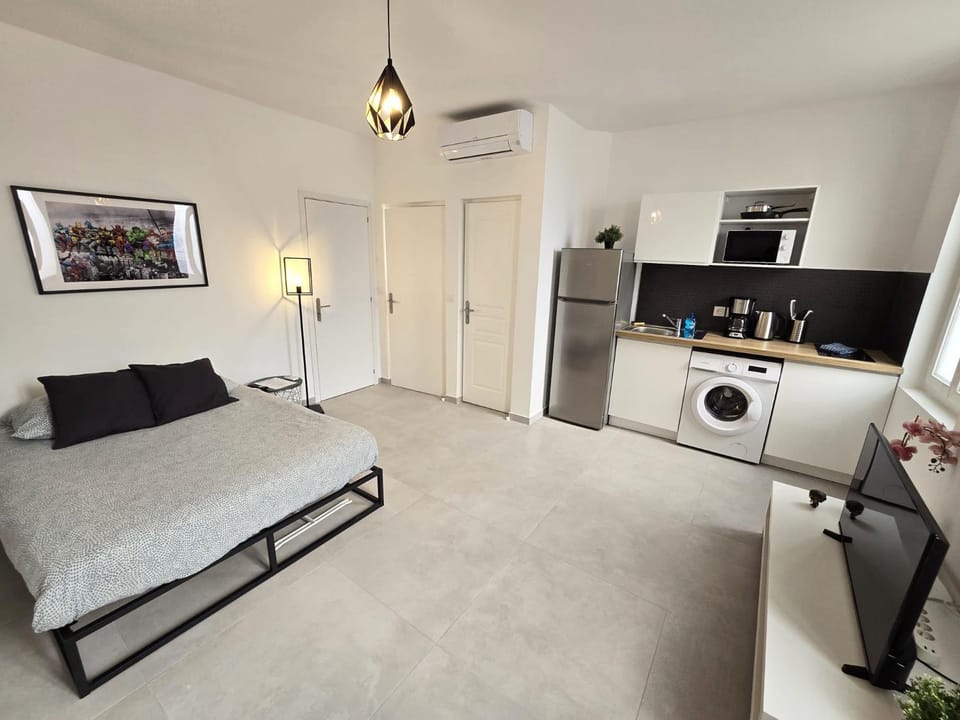 GregBnb - Studio 22m2 - Climatisé -10min Gare - 2 Apartment in Toulon