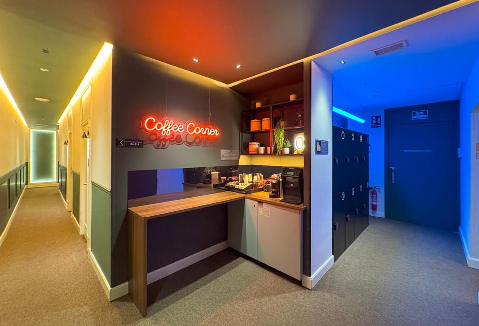Coffee/tea facilities, Area and facilities