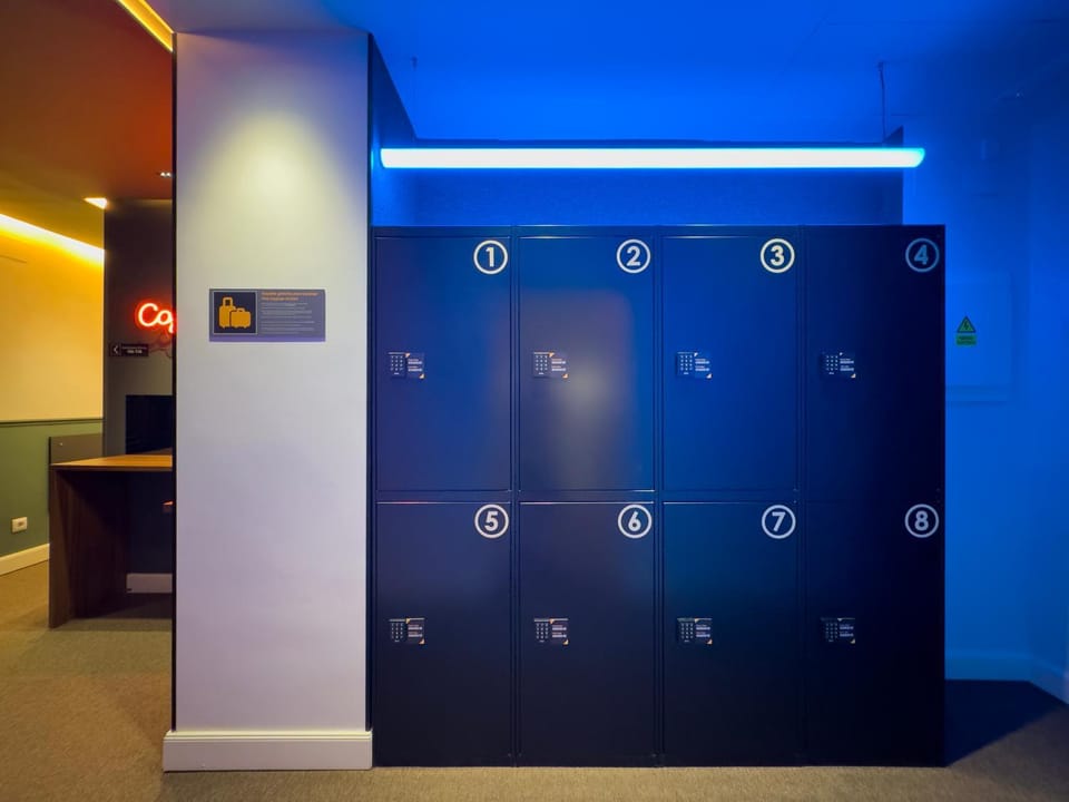 Area and facilities, locker
