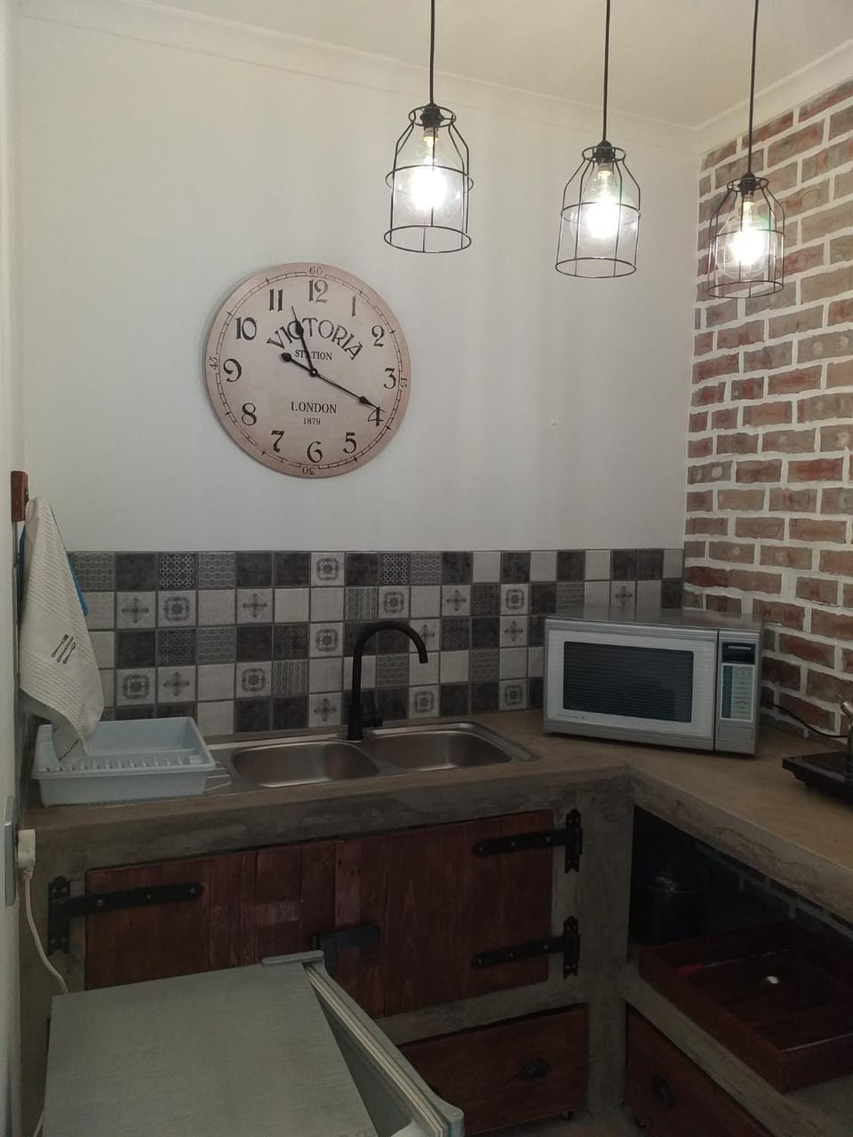19 on Micro Avenue Bed and Breakfast in Cape Town
