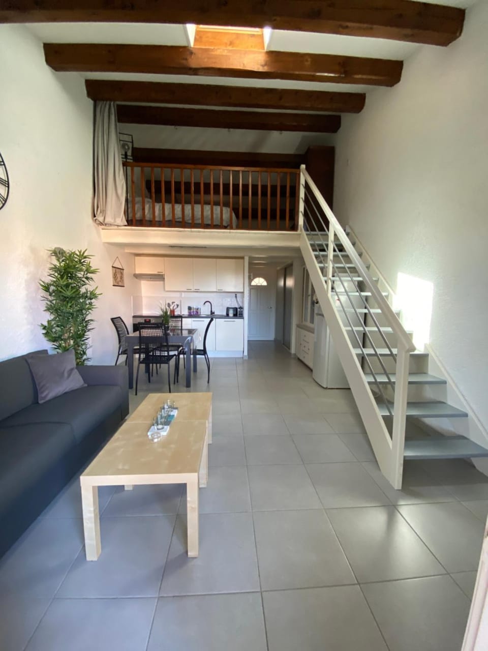 TV and multimedia, Kitchen or kitchenette, Living room, Dining area