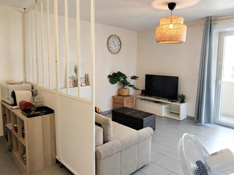 Lac Rose, Appartement 4 personnes avec Parking et Accès Métro Apartment in Marseille