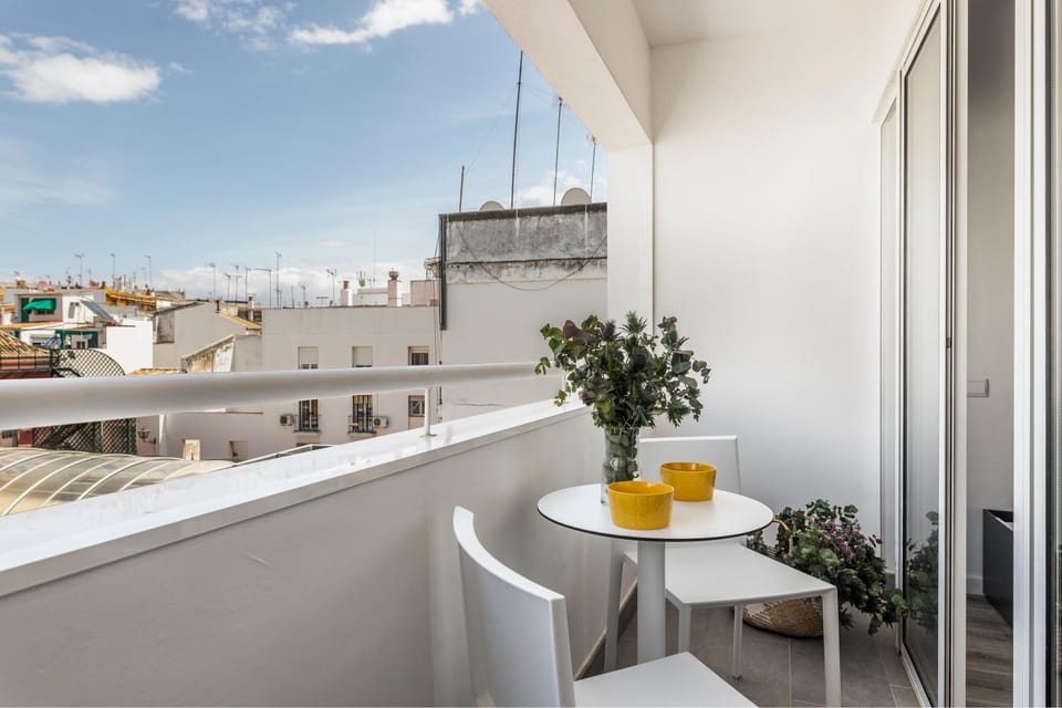 Balcony/Terrace, Balcony/Terrace, City view, Street view