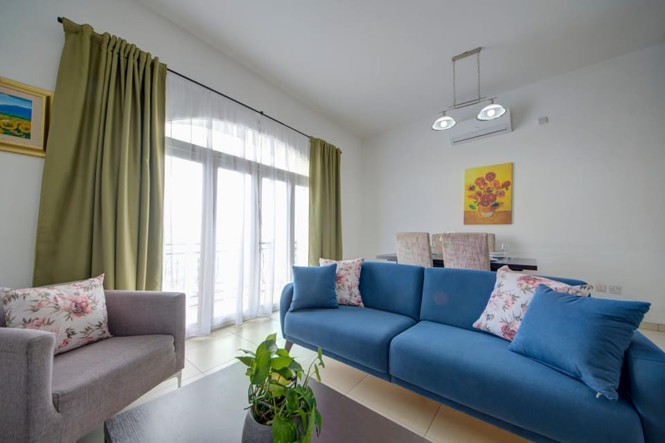 Living room, Seating area, air conditioner