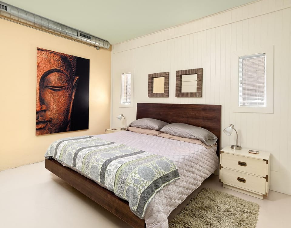 Photo of the whole room, Bedroom
