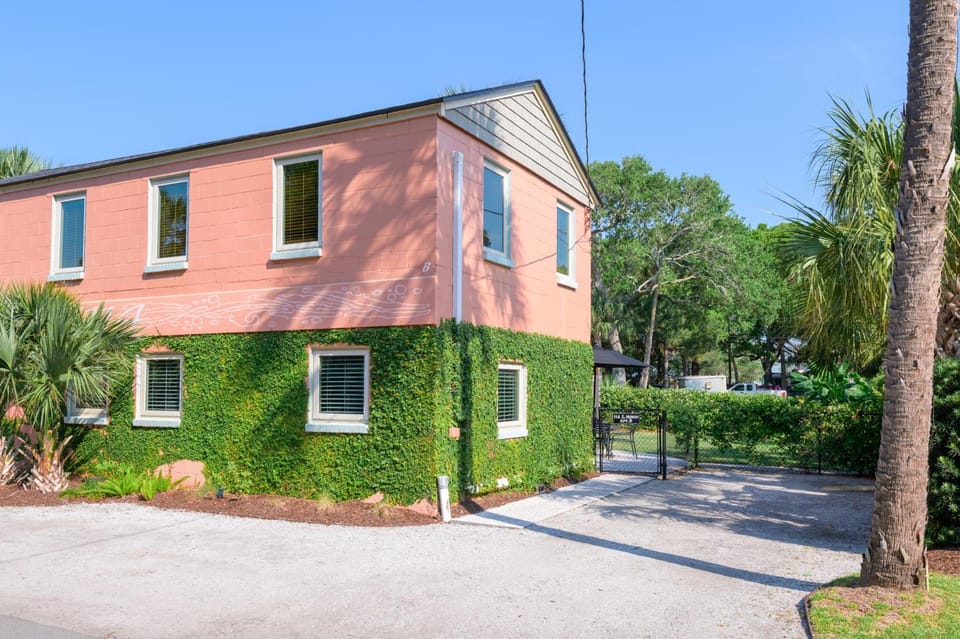 Property building, Facade/entrance