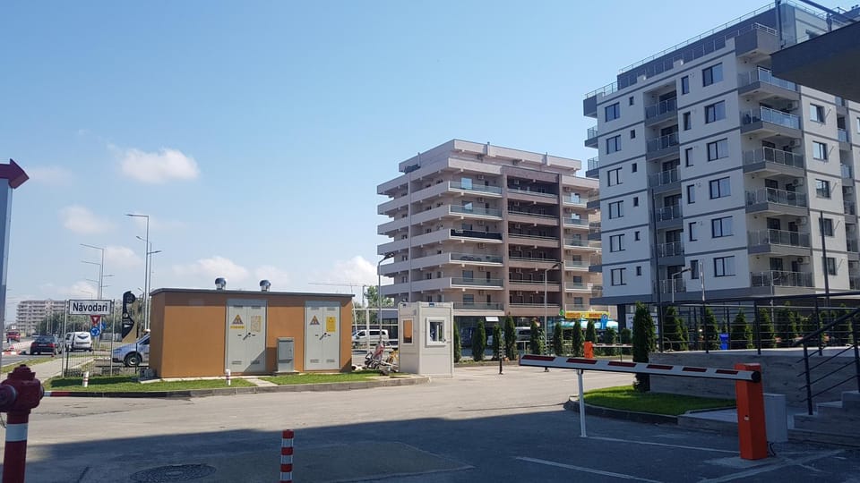 Facade/entrance