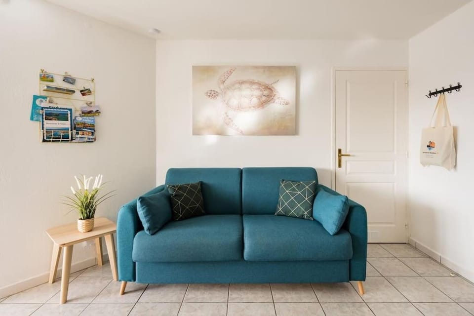 Living room, Decorative detail, Seating area