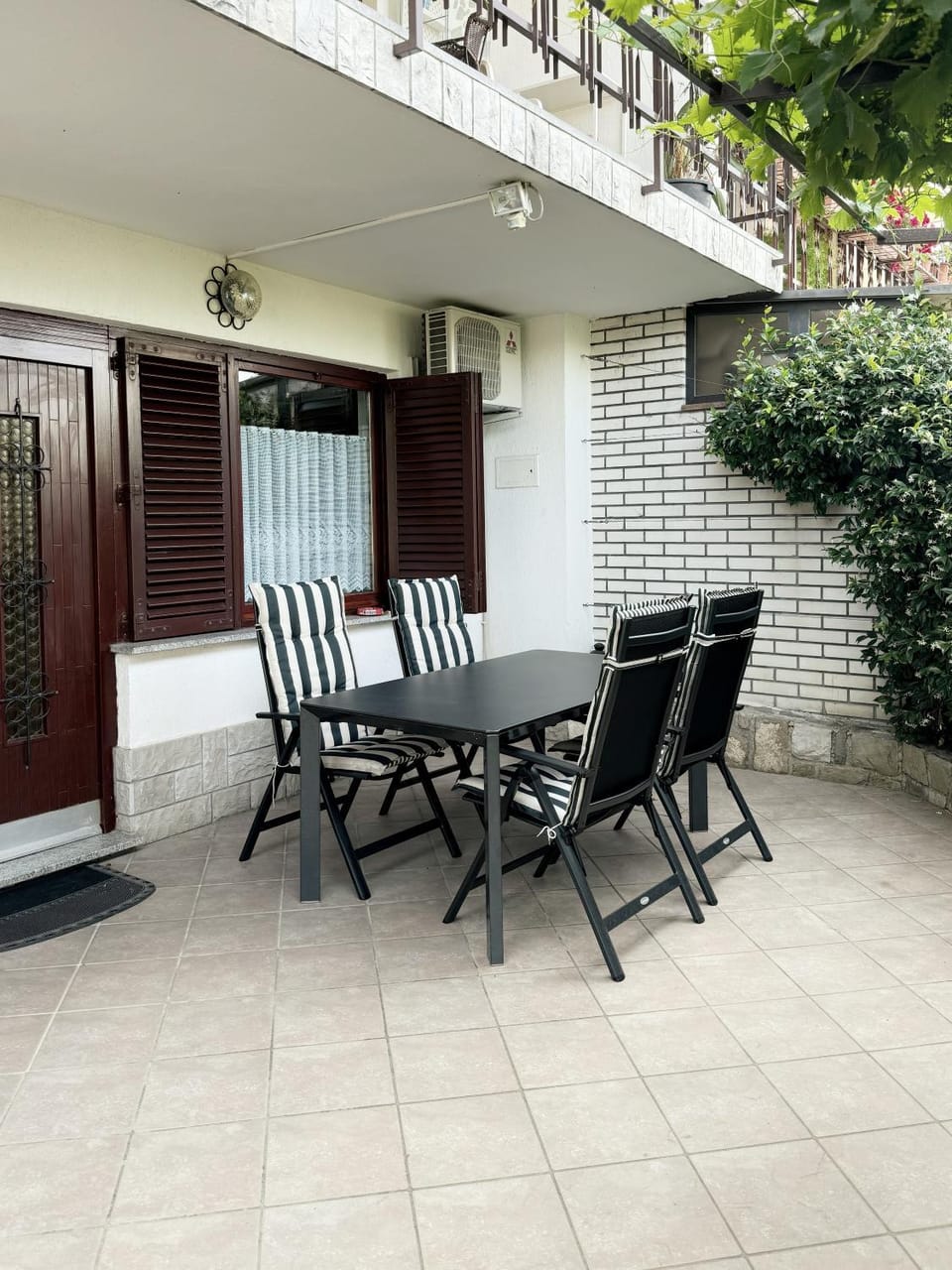 Property building, Patio, Patio, Garden, Garden, Balcony/Terrace, Balcony/Terrace, Garden view
