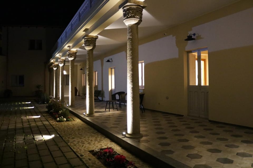 Patio, Facade/entrance