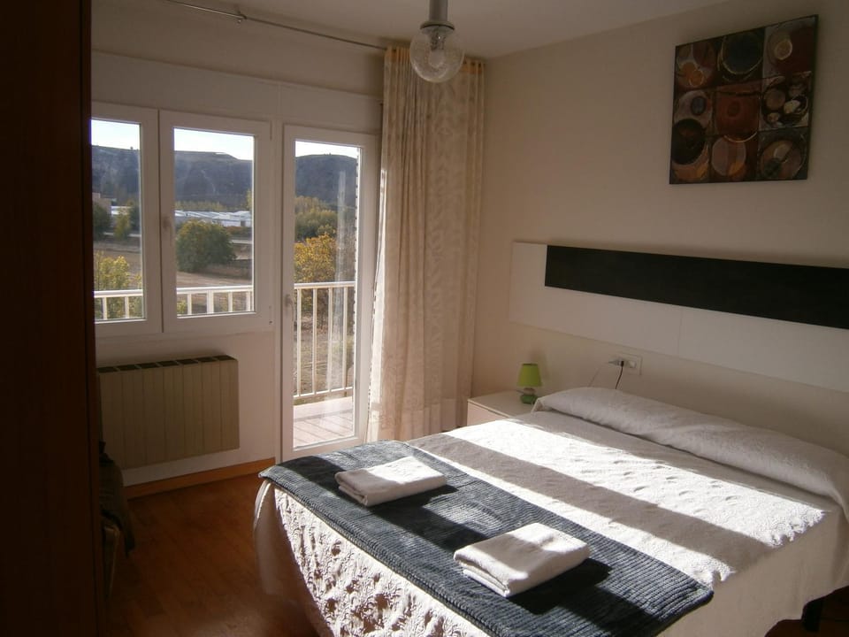 Bed, View (from property/room), Balcony/Terrace, Photo of the whole room, Bedroom, towels