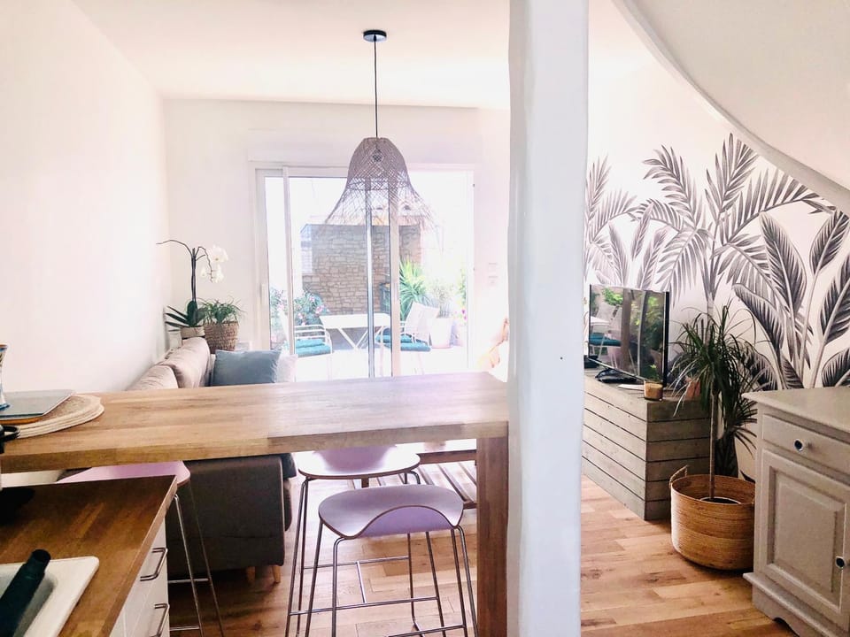Maison BB Burgonce Bohème centre avec extérieur WIFI gratuit et NETFLIX House in Pays de la Loire