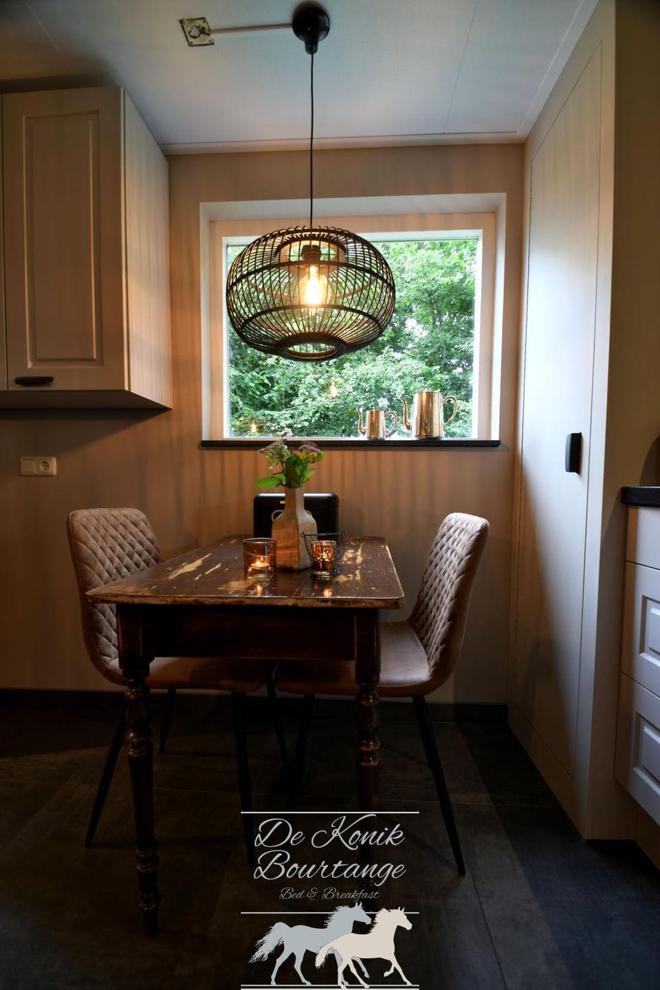 Seating area, Communal kitchen