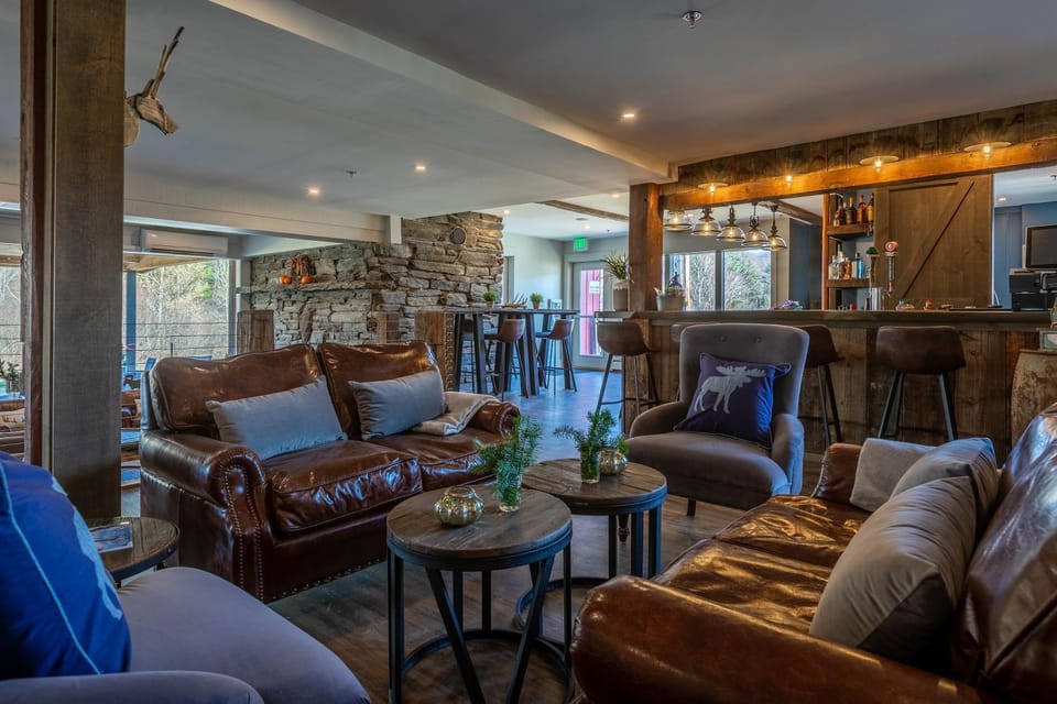 Lounge or bar