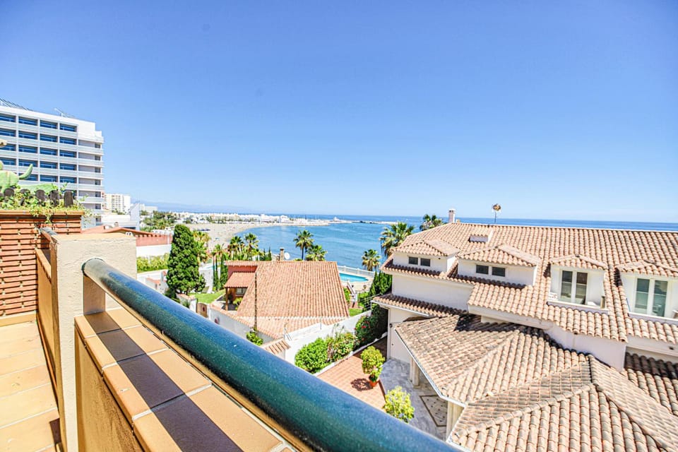Excepcional Duplex al lado de la playa y con vistas al mar Apartment in Benalmadena