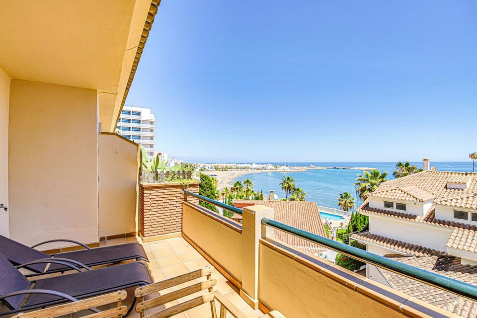 Excepcional Duplex al lado de la playa y con vistas al mar Apartment in Benalmadena