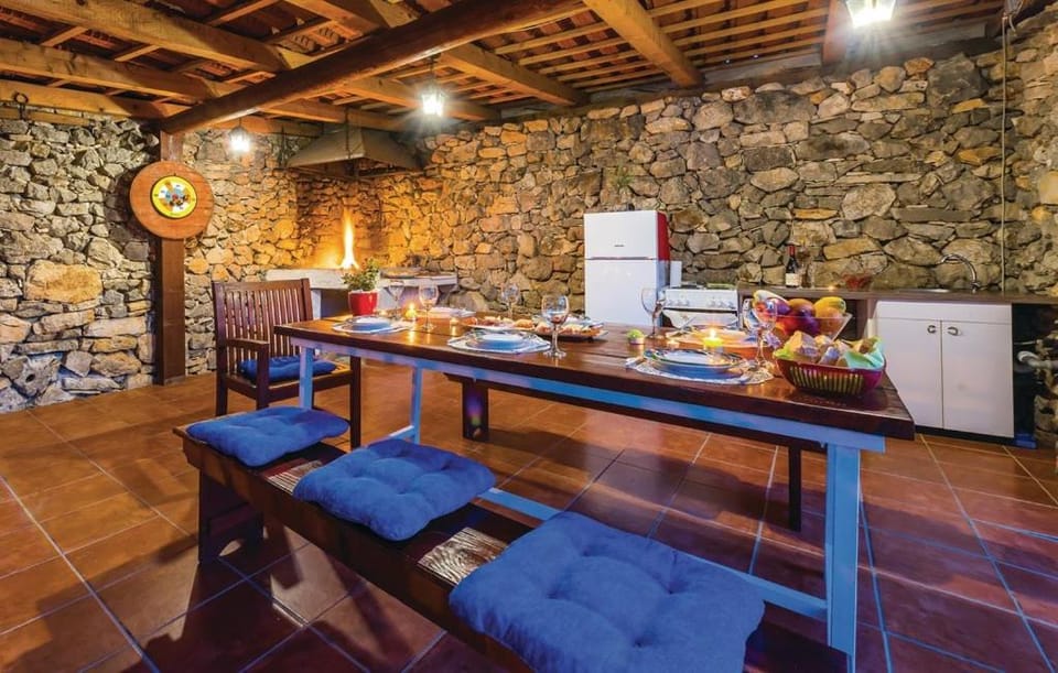 BBQ facilities, Communal kitchen, Food, Alcoholic drinks, Non alcoholic drinks