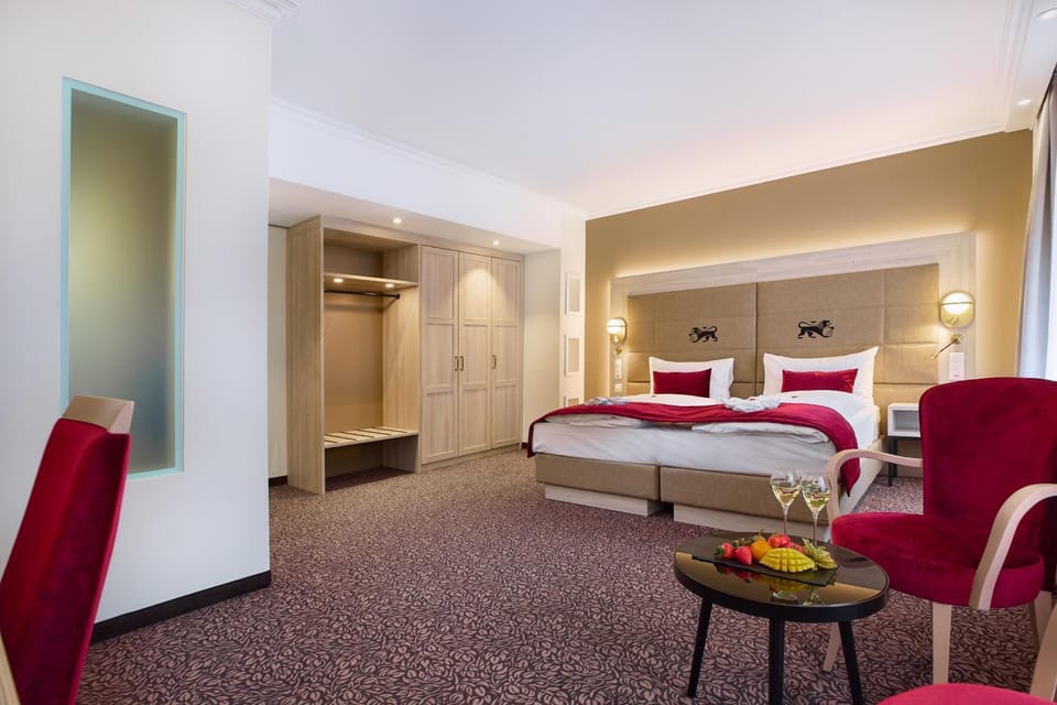 Bed, Seating area, Bedroom, wardrobe