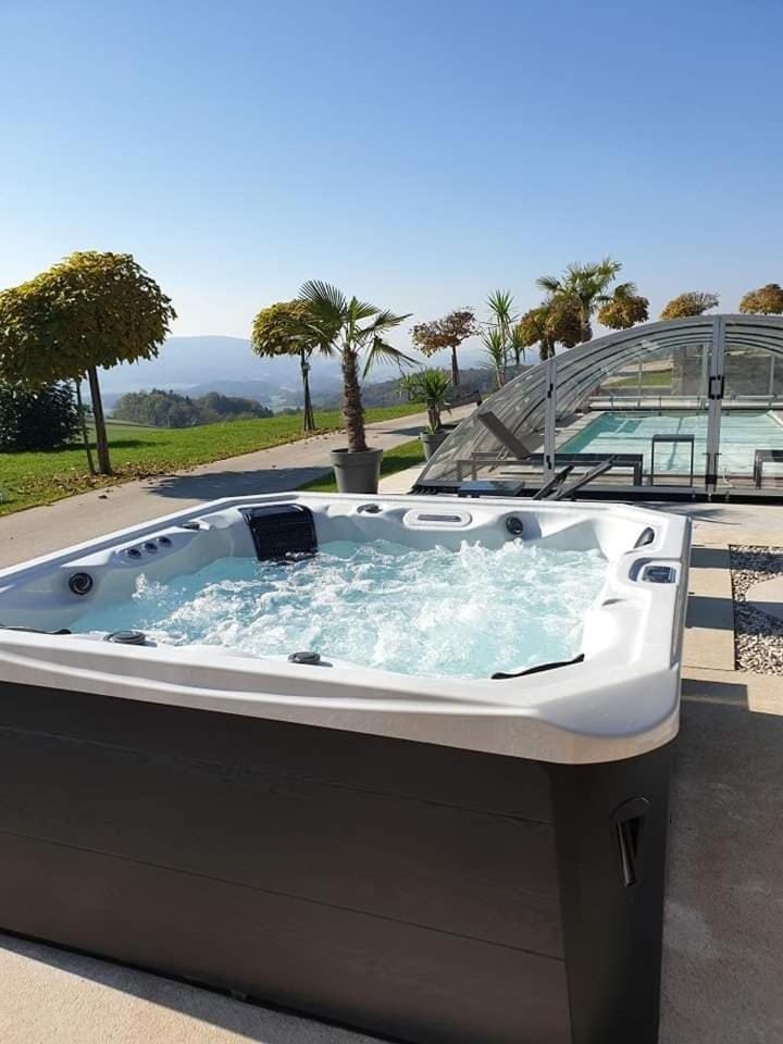 Hot Tub, Pool view