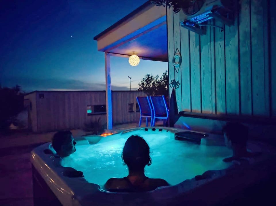 Night, Hot Tub