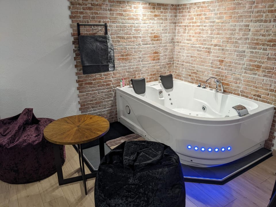 Hot Tub, Spa and wellness centre/facilities, Bath