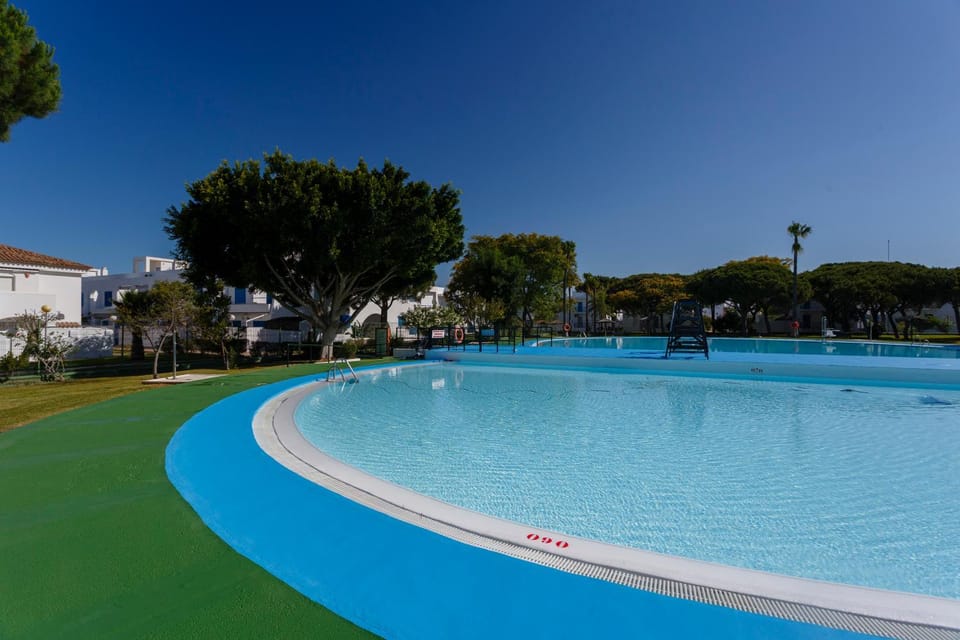 Swimming pool, Swimming pool