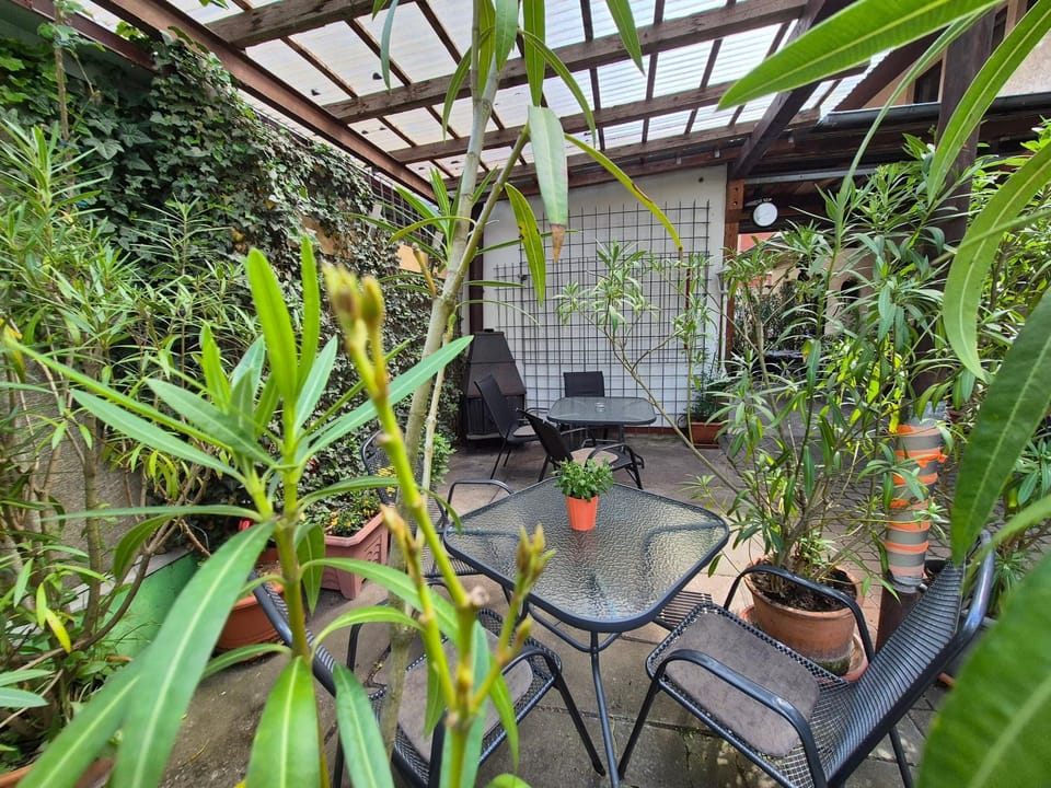 Patio, Inner courtyard view