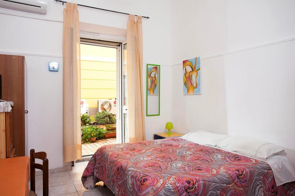 Bed, Garden view, children, young children, older children, group of guests, Inner courtyard view
