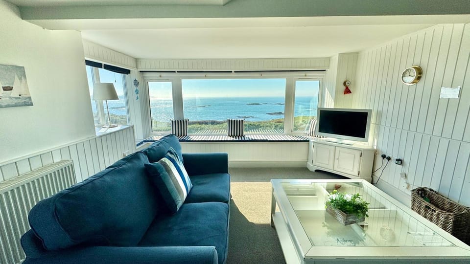 HEADLANDS-2 BED-SEA VIEW APARTMENT-TREARDDUR BAY House in Trearddur Bay