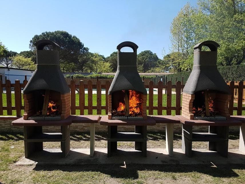 BBQ facilities, BBQ facilities