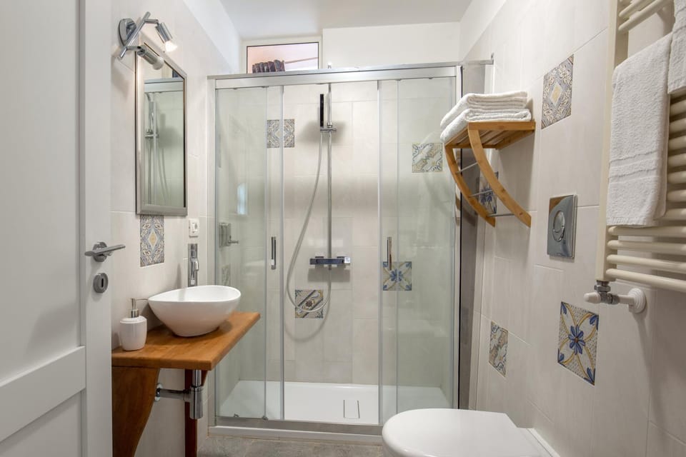 Shower, Bathroom, bidet