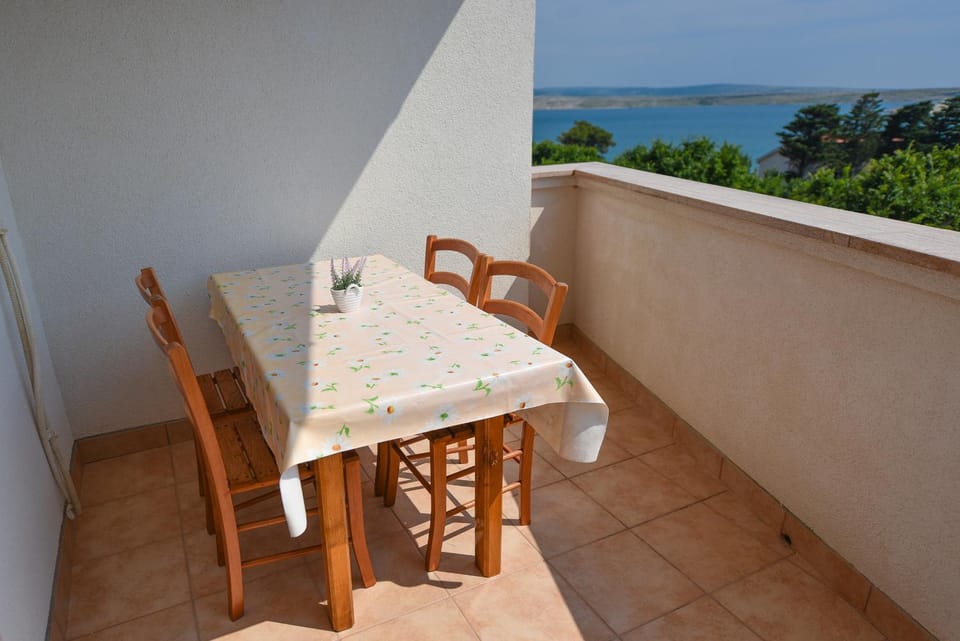 Apartments Cissa Apartment in Novalja