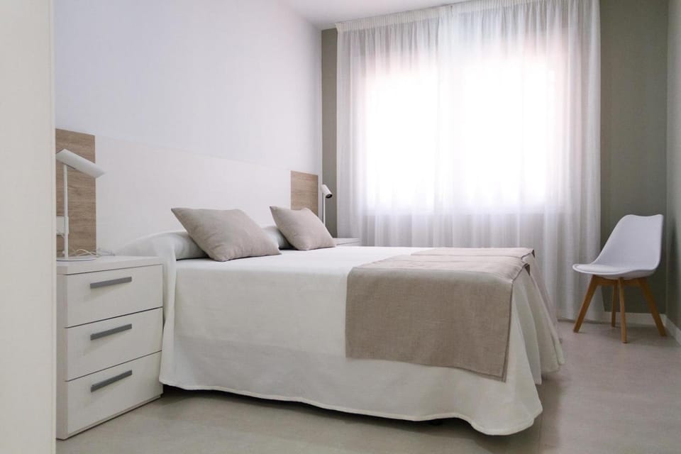 Bed, Photo of the whole room, Decorative detail, Bedroom