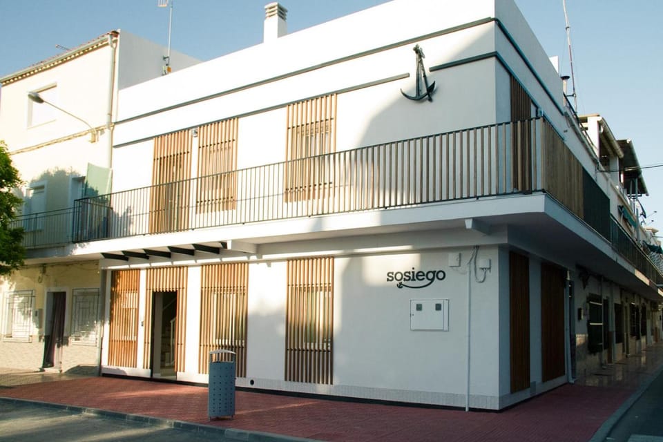 Facade/entrance, Off site, Decorative detail, On site, Street view