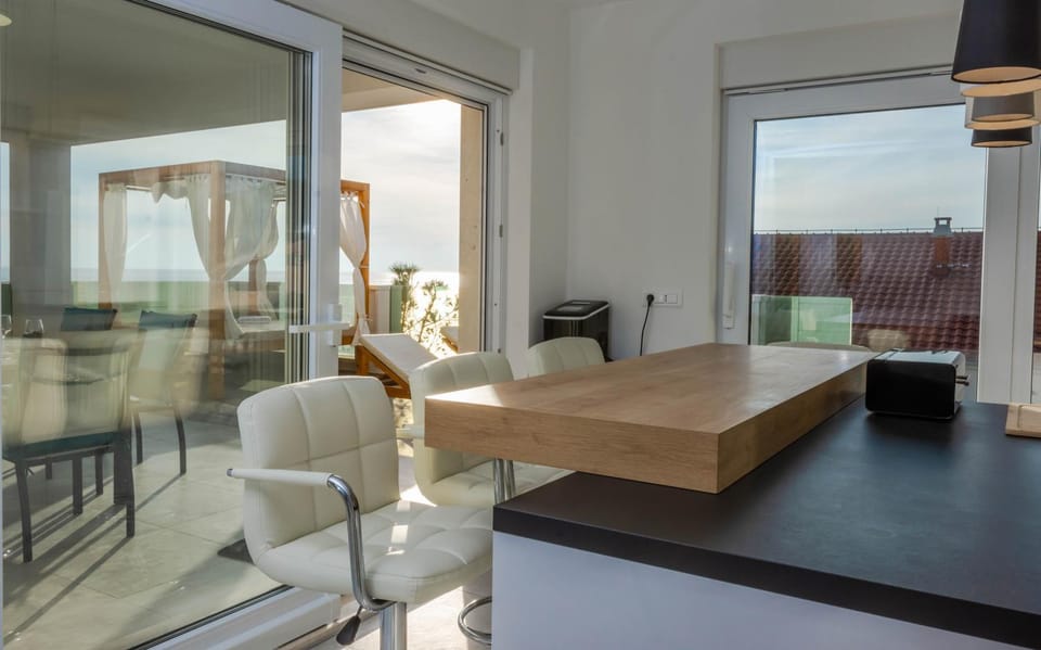 Living room, Photo of the whole room, Dining area